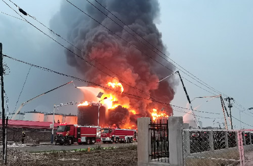 优发娱乐·(国际)官方网站压缩空气泡沫消防车救援广东省佛山市高明区火灾